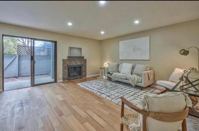 Building Photo - 1925 46th Ave