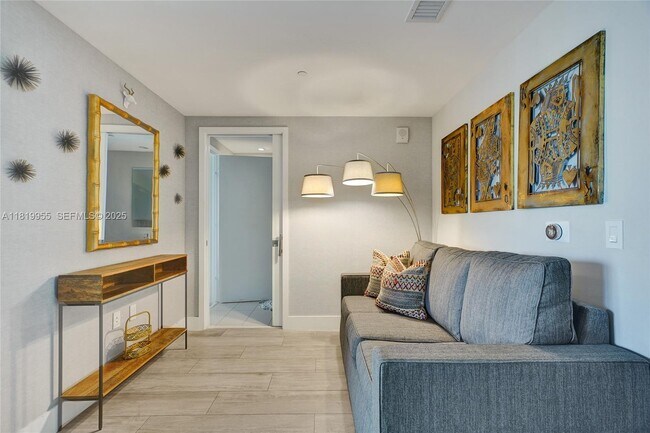 Building Photo - 121 NE 34th St