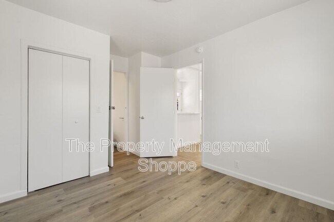 Building Photo - 4822 8th St