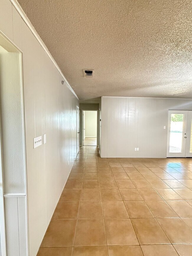 Building Photo - Classic Celina Charm with Vintage Comfort - Spacious 3-Bedroom Home with Large Yard and Covered P...