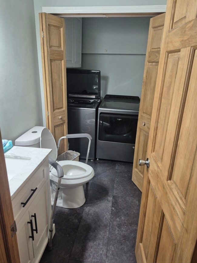 Building Photo - 353 S Ludington St