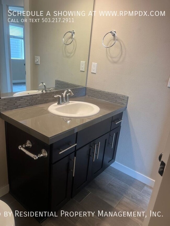 Building Photo - 14075 SW Compass Dr