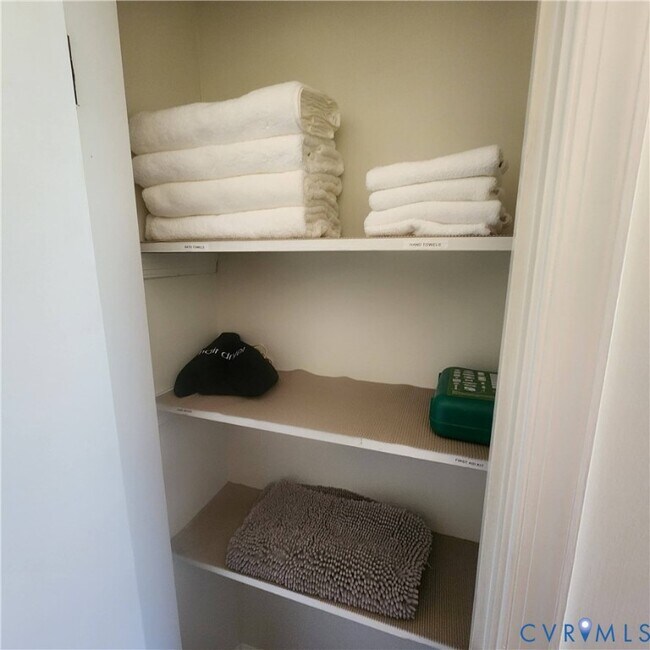 Building Photo - 9005 Pine Hill Rd