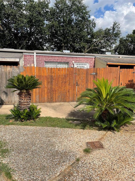 Building Photo - 1405 Shadowdale Dr