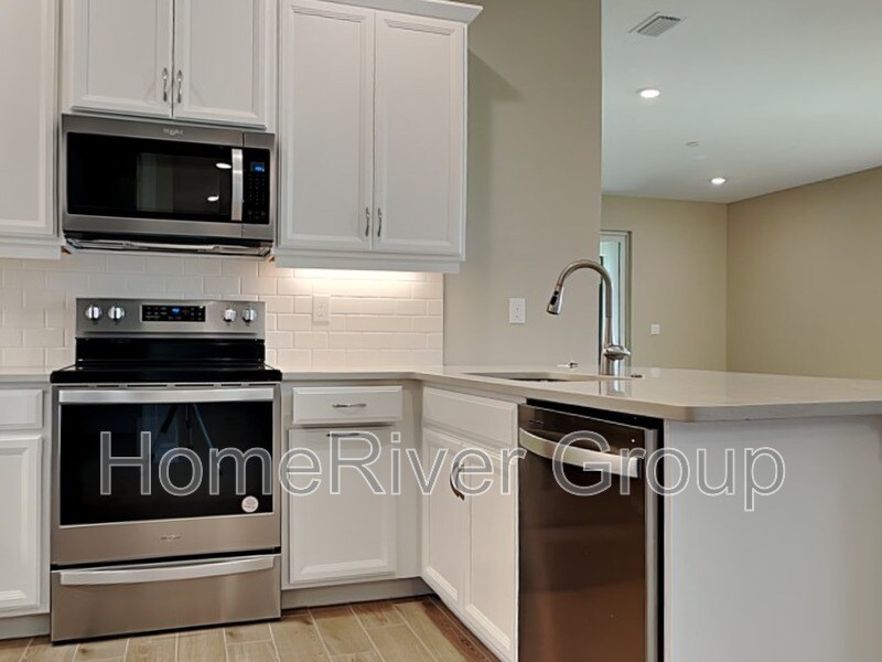 Building Photo - 1098 Enbrook Lp