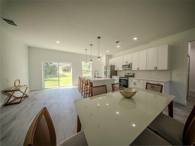 Building Photo - 2850 SW 140th Pl