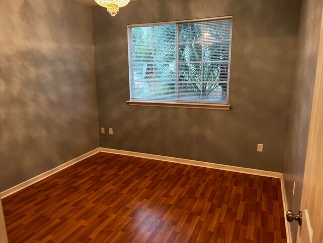 Building Photo - 9873 Baywinds Blvd