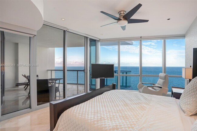 Building Photo - 17121 Collins Ave