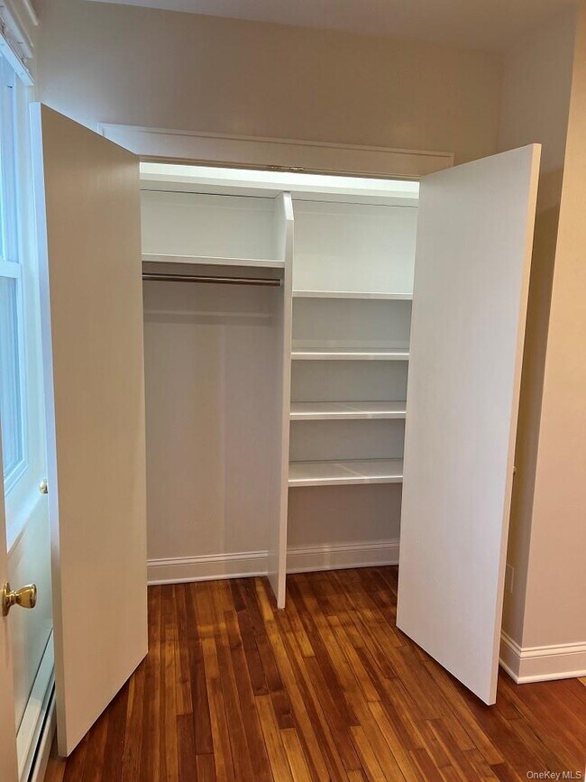 Building Photo - 293 Sickles Ave