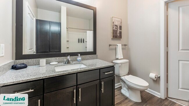 Building Photo - 915 Brentmoor Dr