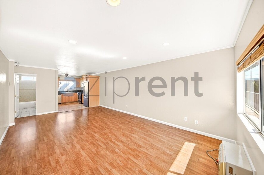 Building Photo - 240 W Verdugo Ave