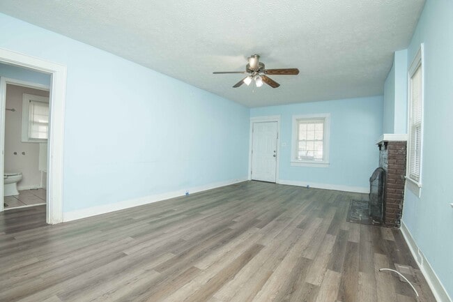 Building Photo - 1148 Baker Ave