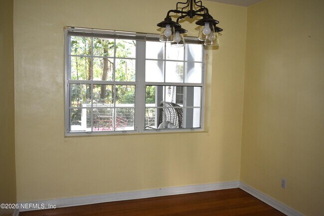 Building Photo - 2836 Ionic Ave