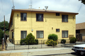 Building Photo - Courthouse Apartments