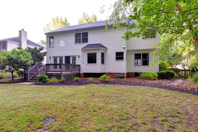 Building Photo - Woods of Tabb Home on a Quiet Street.