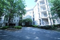 Building Photo - 11 Perimeter Center E