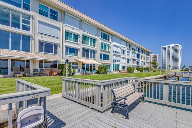 Building Photo - 52 Yacht Club Dr