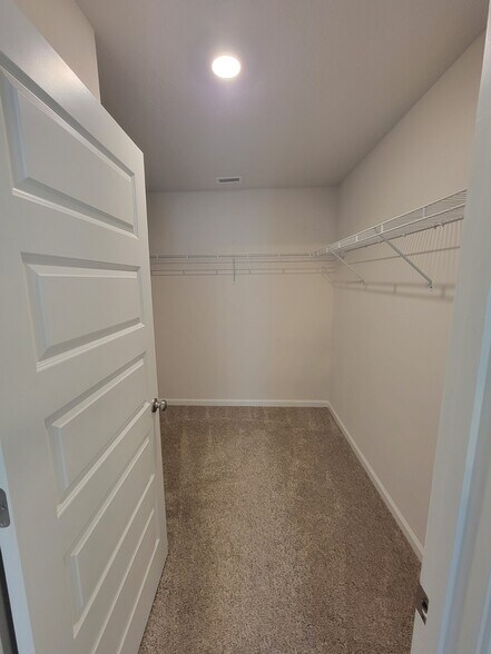 Building Photo - 6585 Slabinski Ln