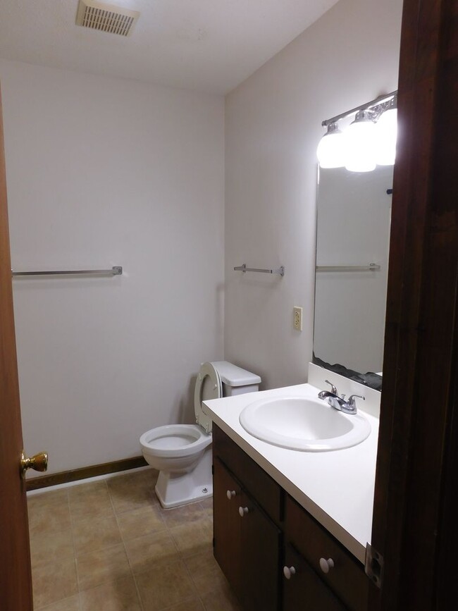 Building Photo - 1540 College Way