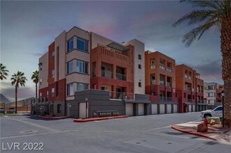 Building Photo - Park Avenue One Bedroom