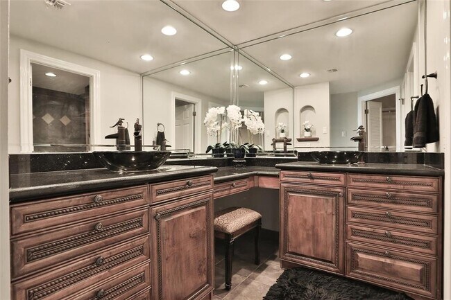 Building Photo - 14655 Champion Forest Dr Dr