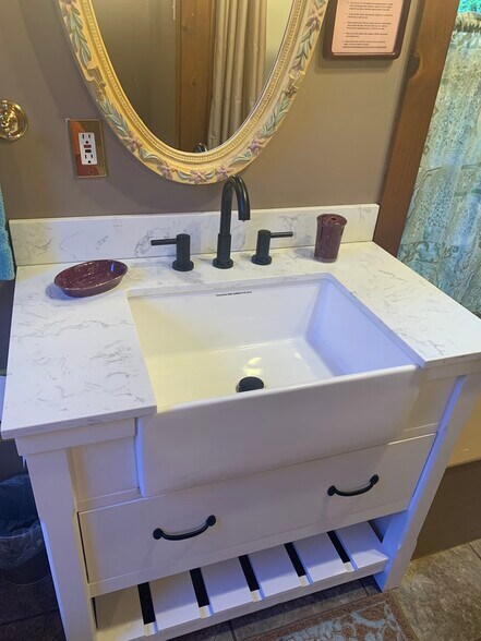 Deep farmhouse sink - 826 Jones Mill Rd