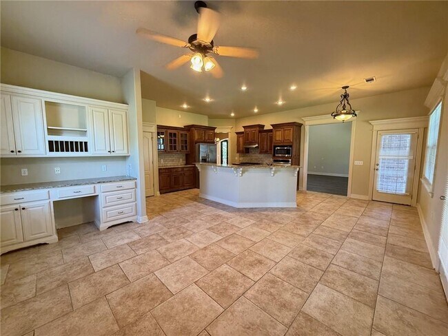 Building Photo - 609 N Tournament Dr