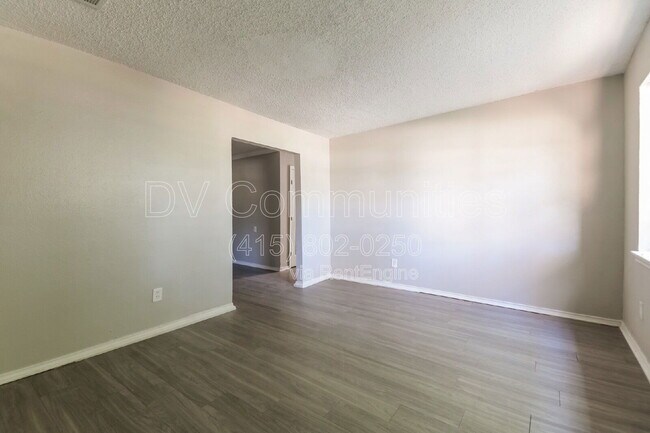 Building Photo - 4850 Bedford Dr