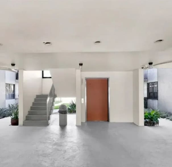 Building Photo - 1101 SW 122nd Ave