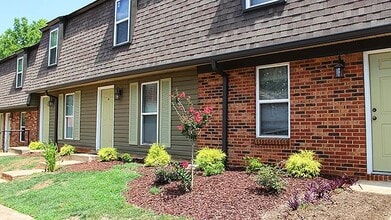 Building Photo - 1901 Eastway Dr