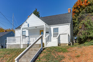Building Photo - 2021 Rose Ln