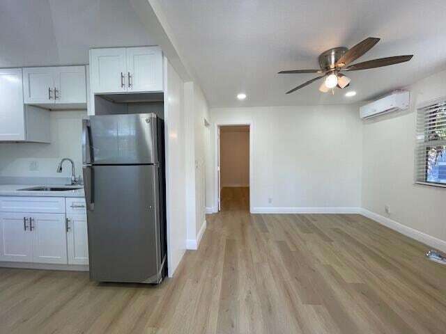 Building Photo - 302 N Tamarind Ave
