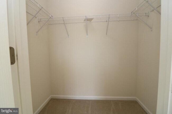 Building Photo - 120 Salerno Dr
