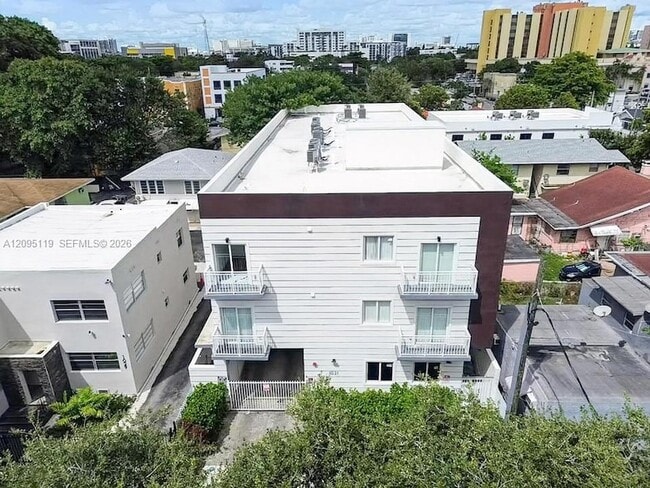 Building Photo - 1021 NW 1st St