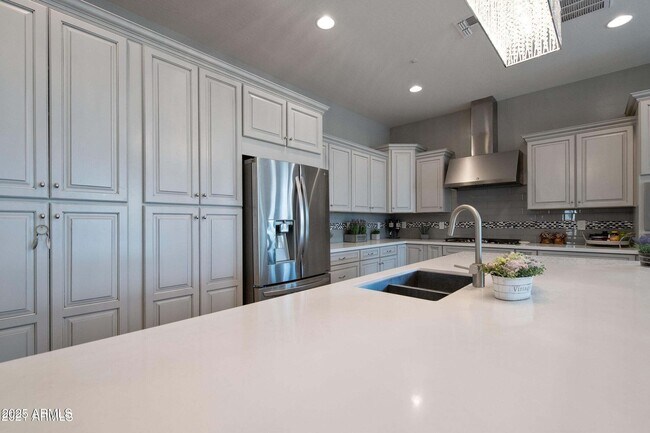 Building Photo - 3862 E Bart St