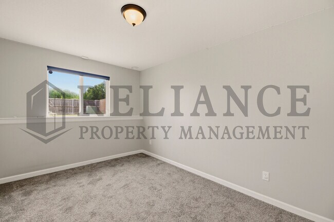 Building Photo - 1726 Black Oak Ct
