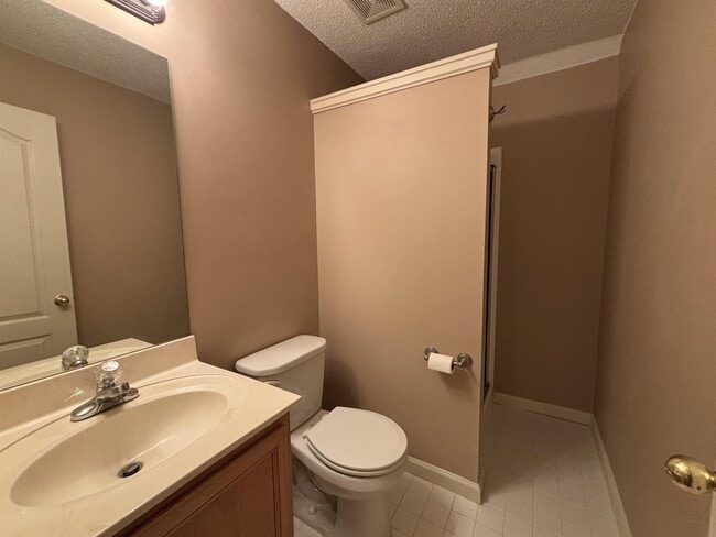 Building Photo - 1325 Rain Hollow Cir E