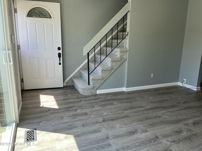 Building Photo - 53 Primrose Ln