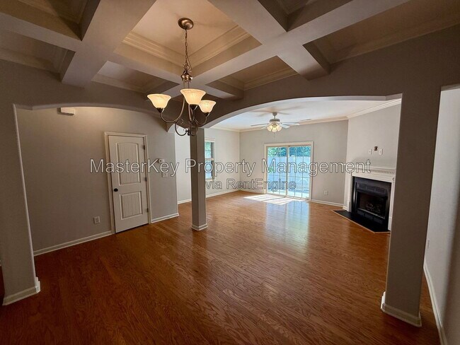 Building Photo - 533 Matheson Place