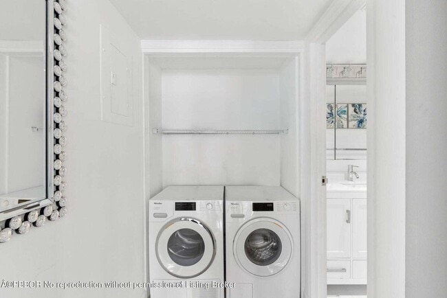 Building Photo - 3546 S Ocean Blvd