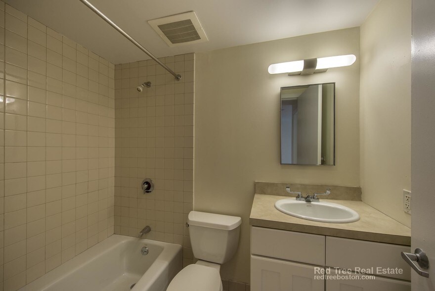 Building Photo - 40 Boylston St