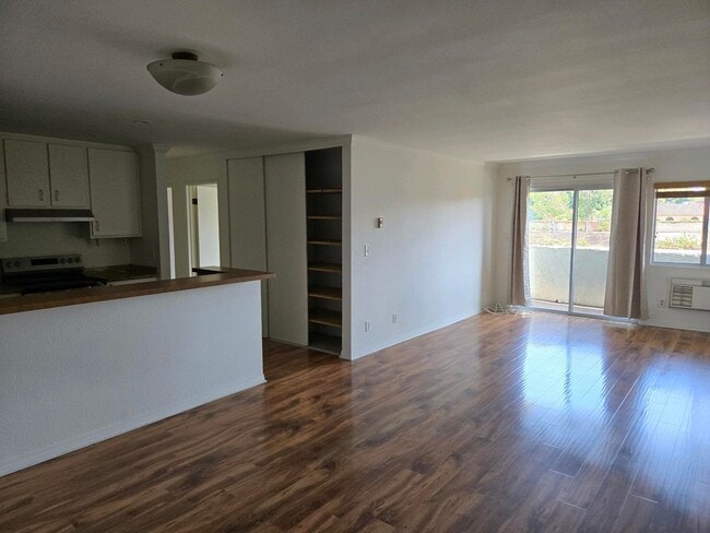 Building Photo - Culver city Condo for rent minutes to down...