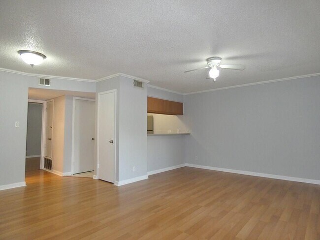 Building Photo - 202 E 45th St