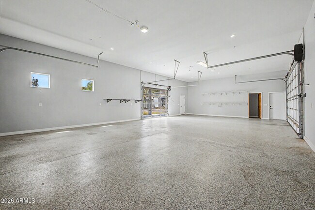 Building Photo - 2311 E Colter St