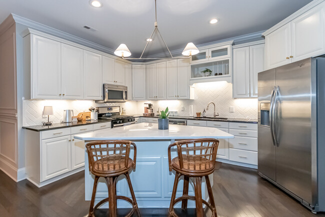 Primary Photo - Dilworth home available immediately!