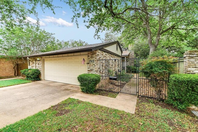 Building Photo - 7919 Ridgeline N