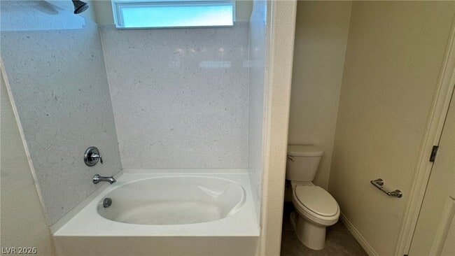 Building Photo - 5035 Lakewood Creek Ave