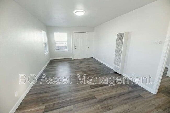 Building Photo - 429 S 23rd St