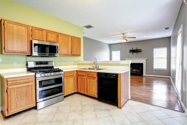 Building Photo - 5041 Anclote Dr