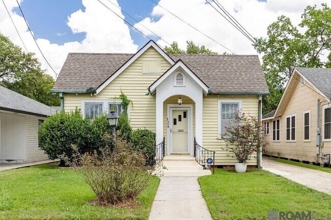 Building Photo - 219 Westmoreland Dr